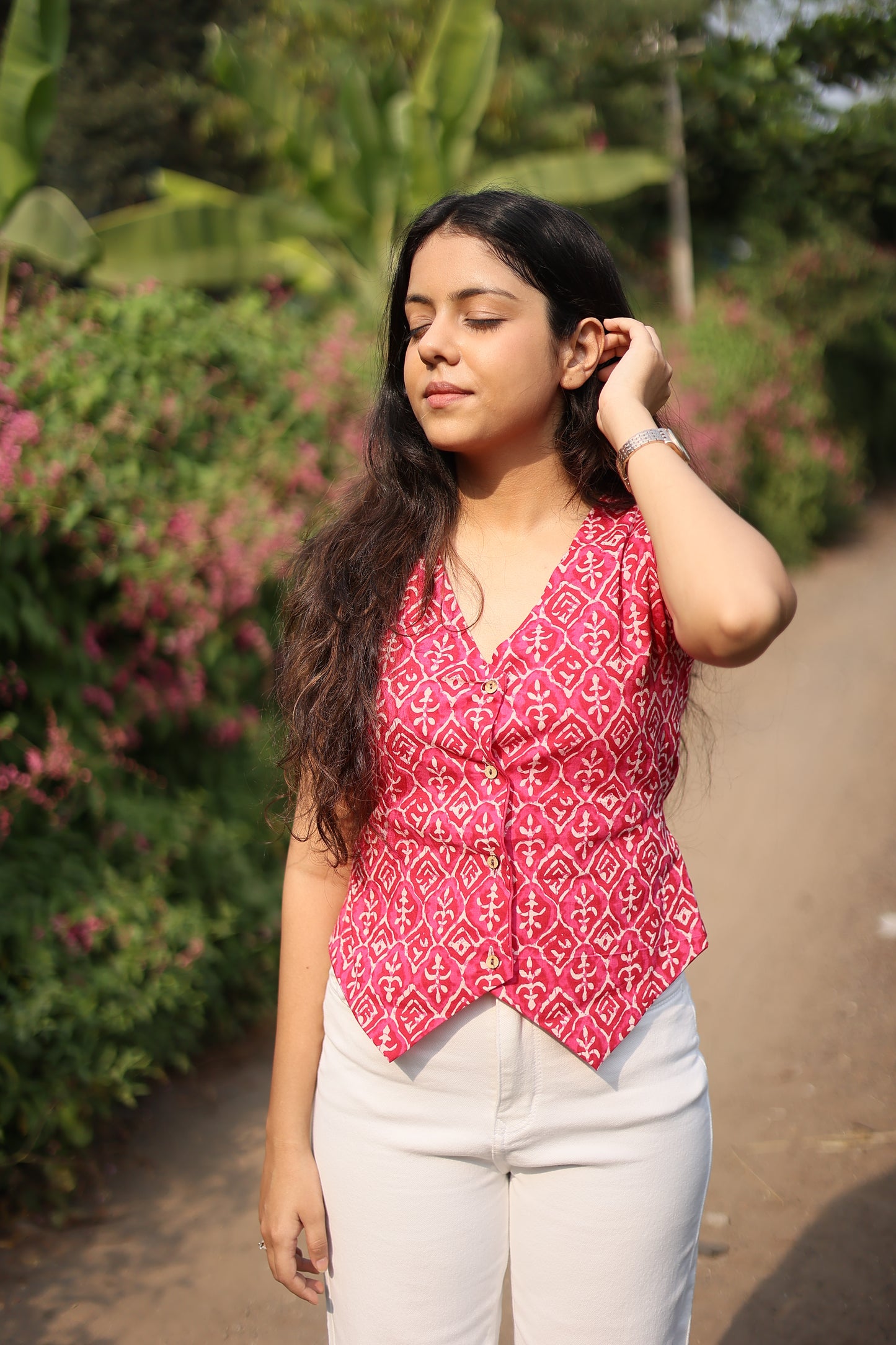 Gulabi Glow Vest